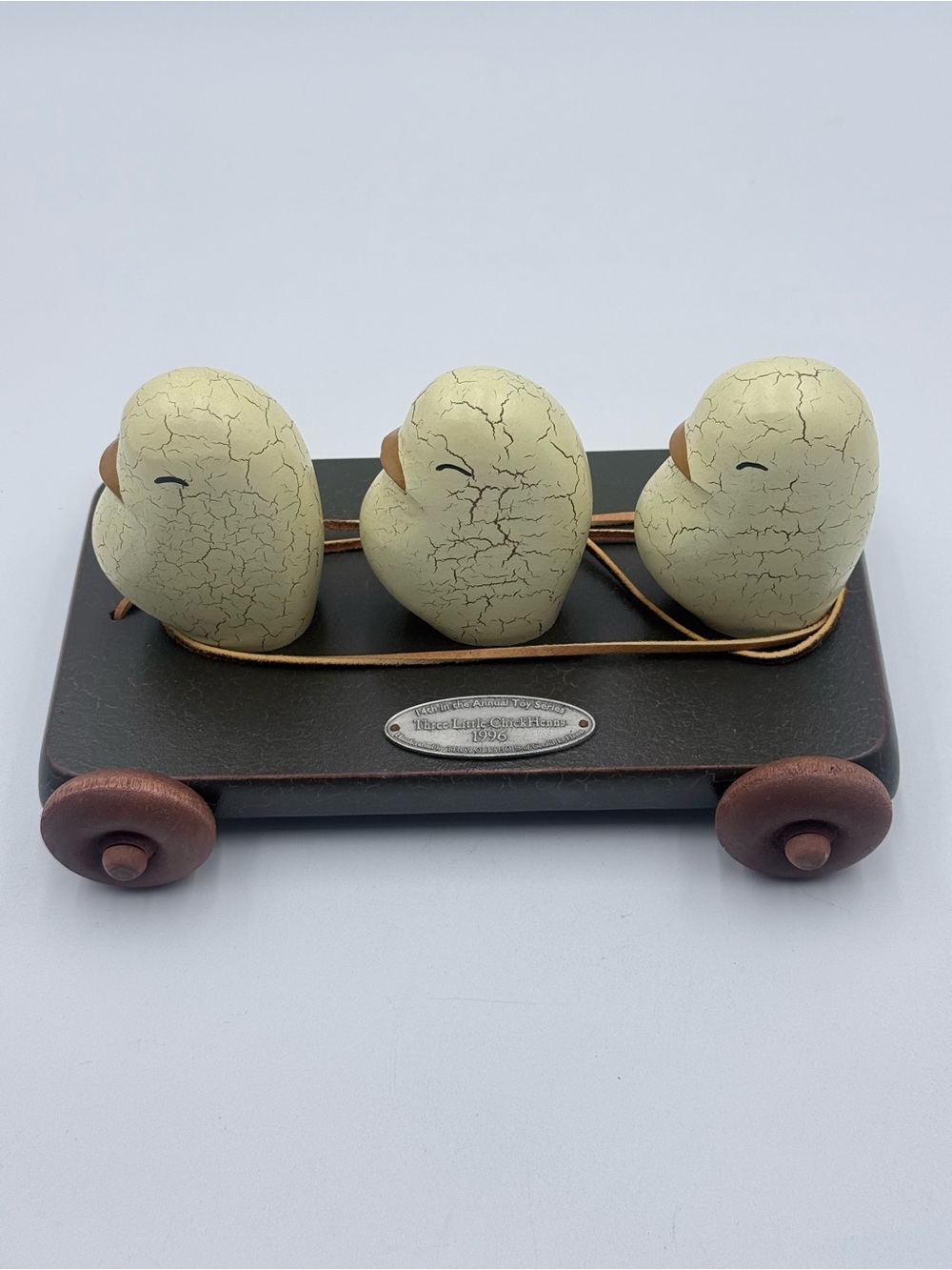 3 Little Chick Henns Crackled Wood Pull Toy 1996 14th Annual Series Gerald Henn